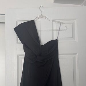 Elegant Black One-Shoulder Jumpsuit